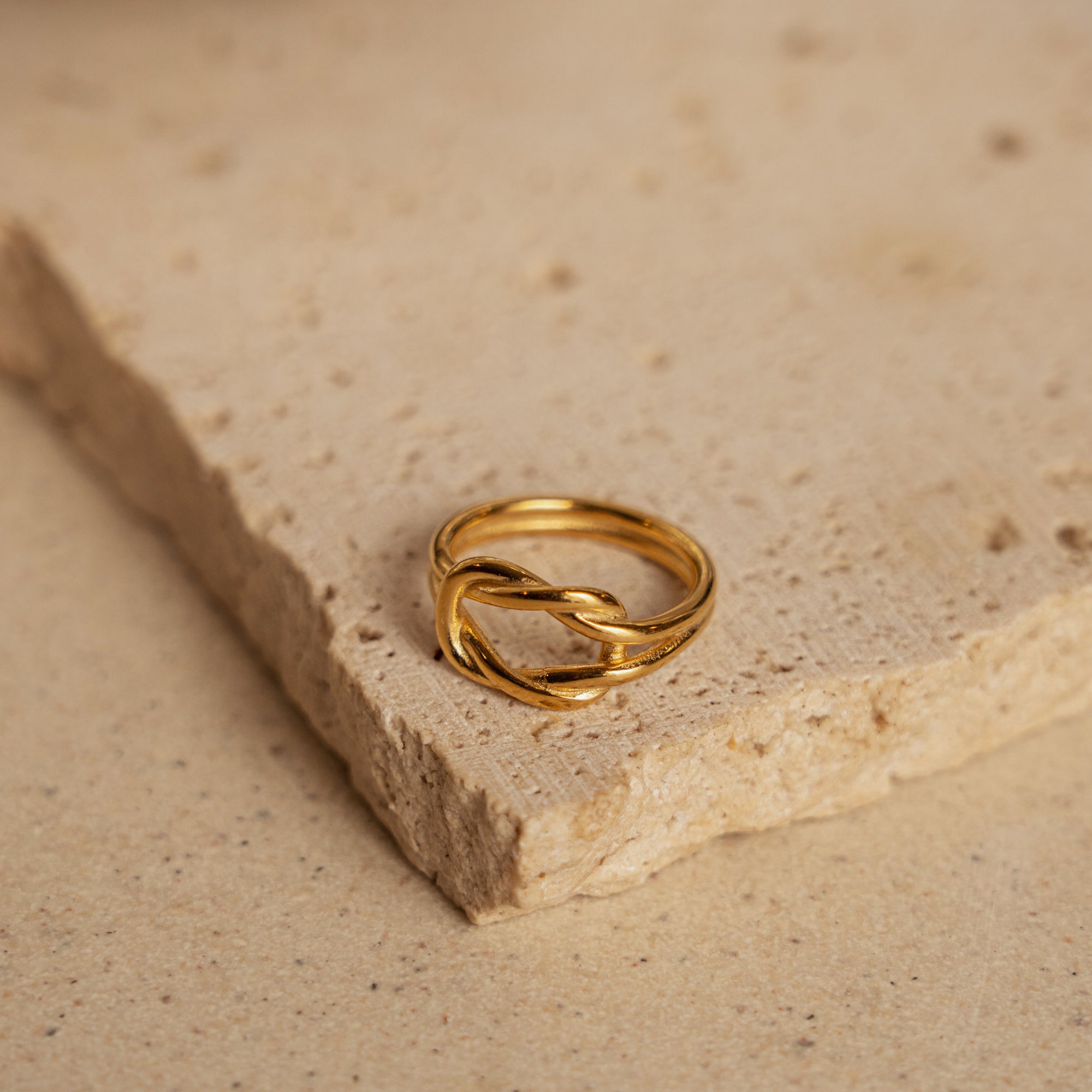 Eleonora Locked Knot Ring