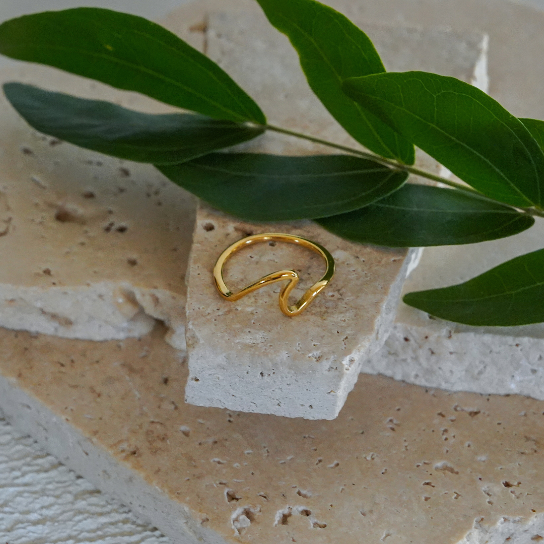 Alba Wave Gold Ring