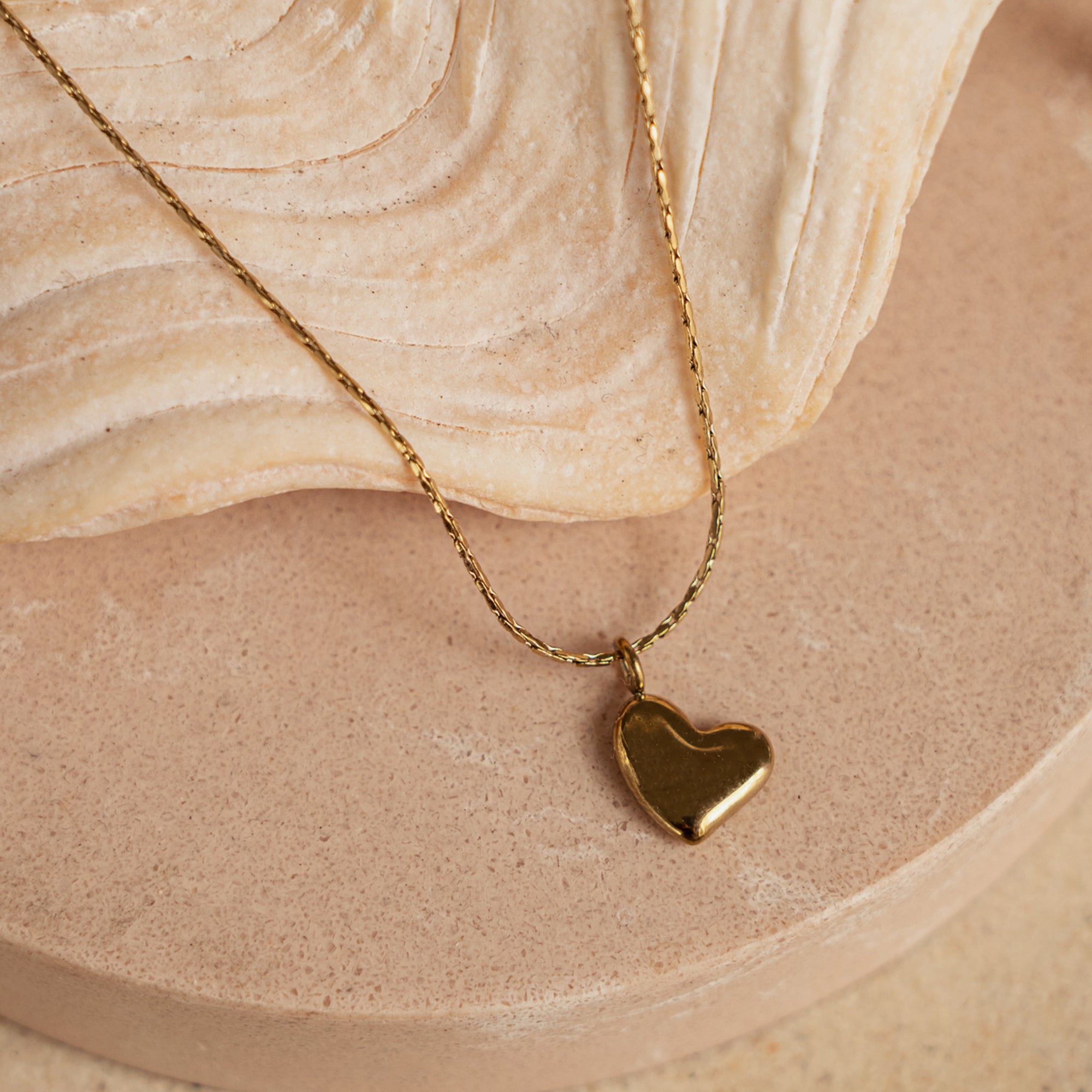 Laia Heart Necklace