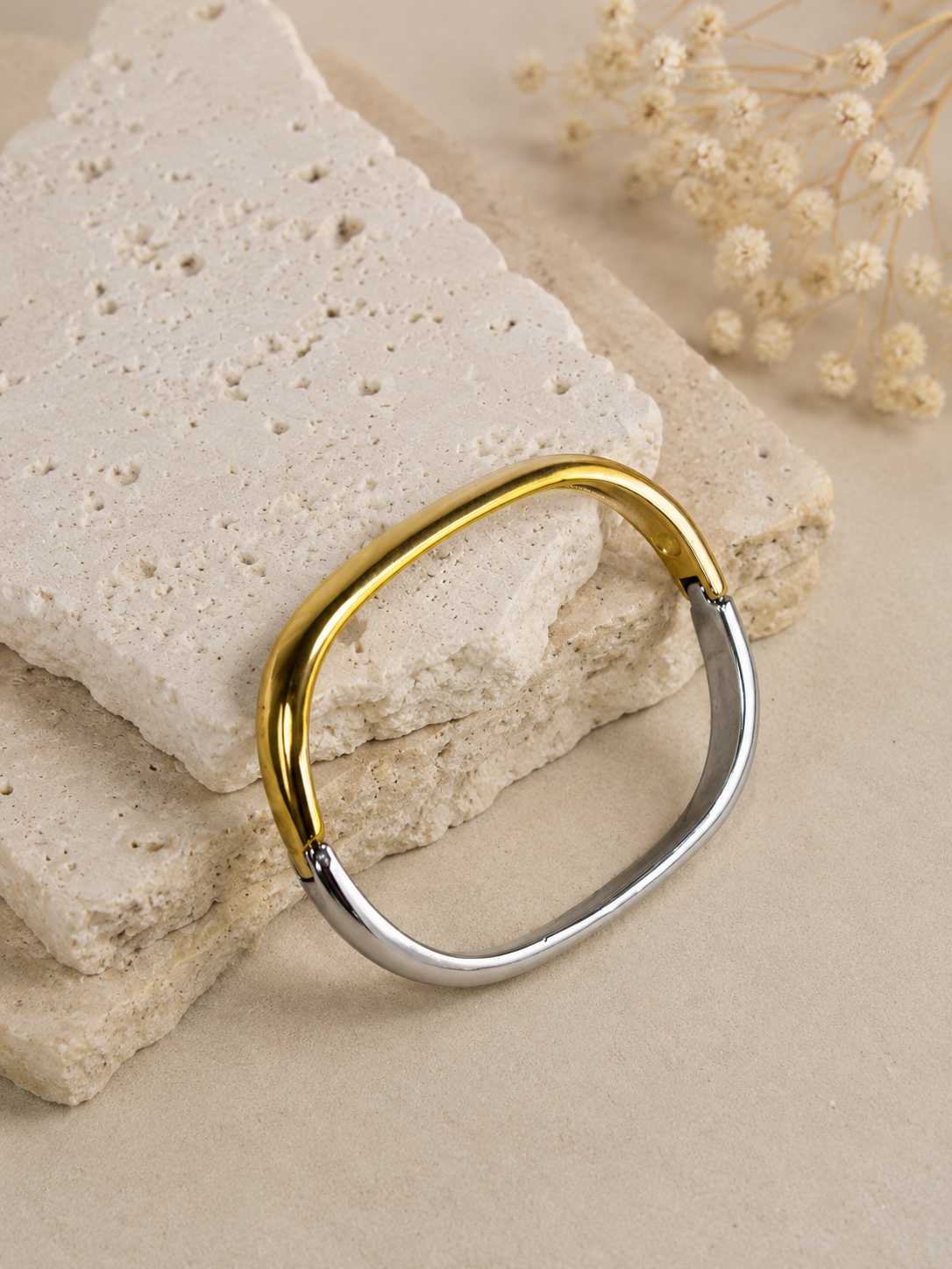Daciana Oblong Bangle