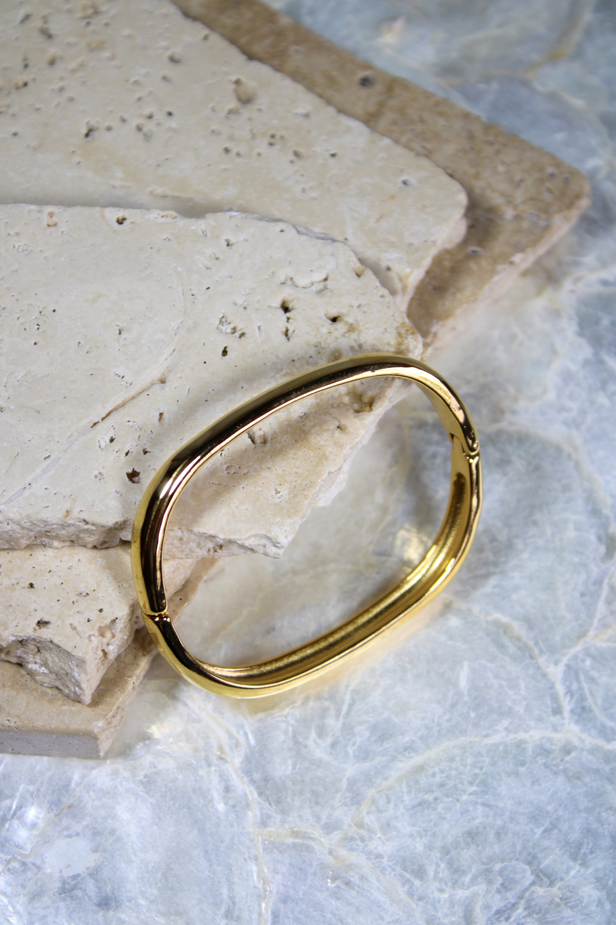 Daciana Oblong Bangle