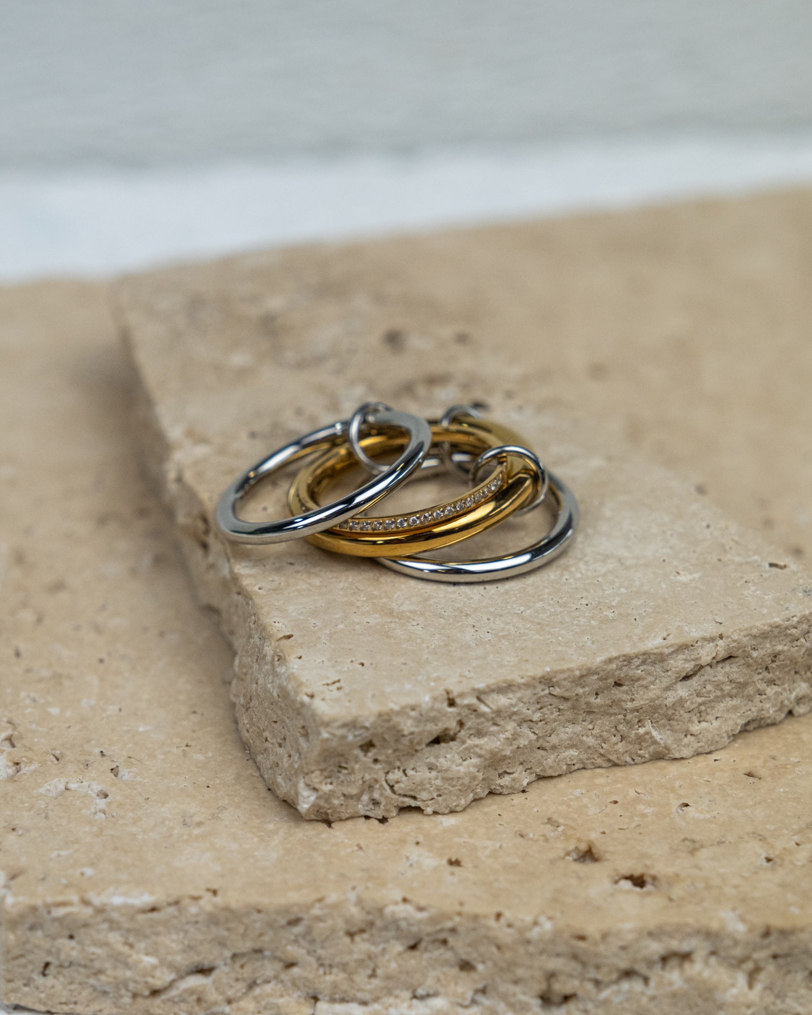 Delo Stack Ring