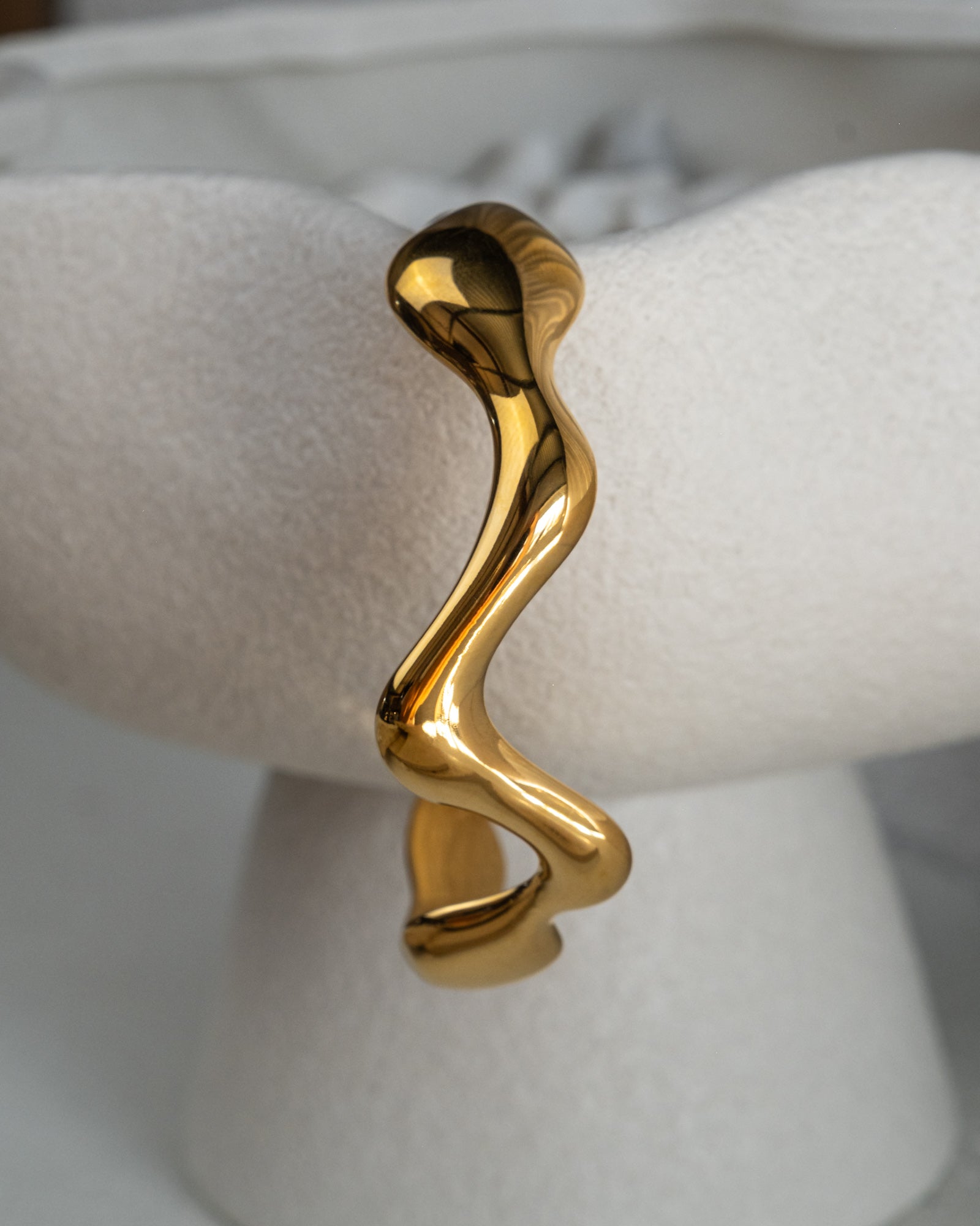 Franja Wavy Cuff Bangle