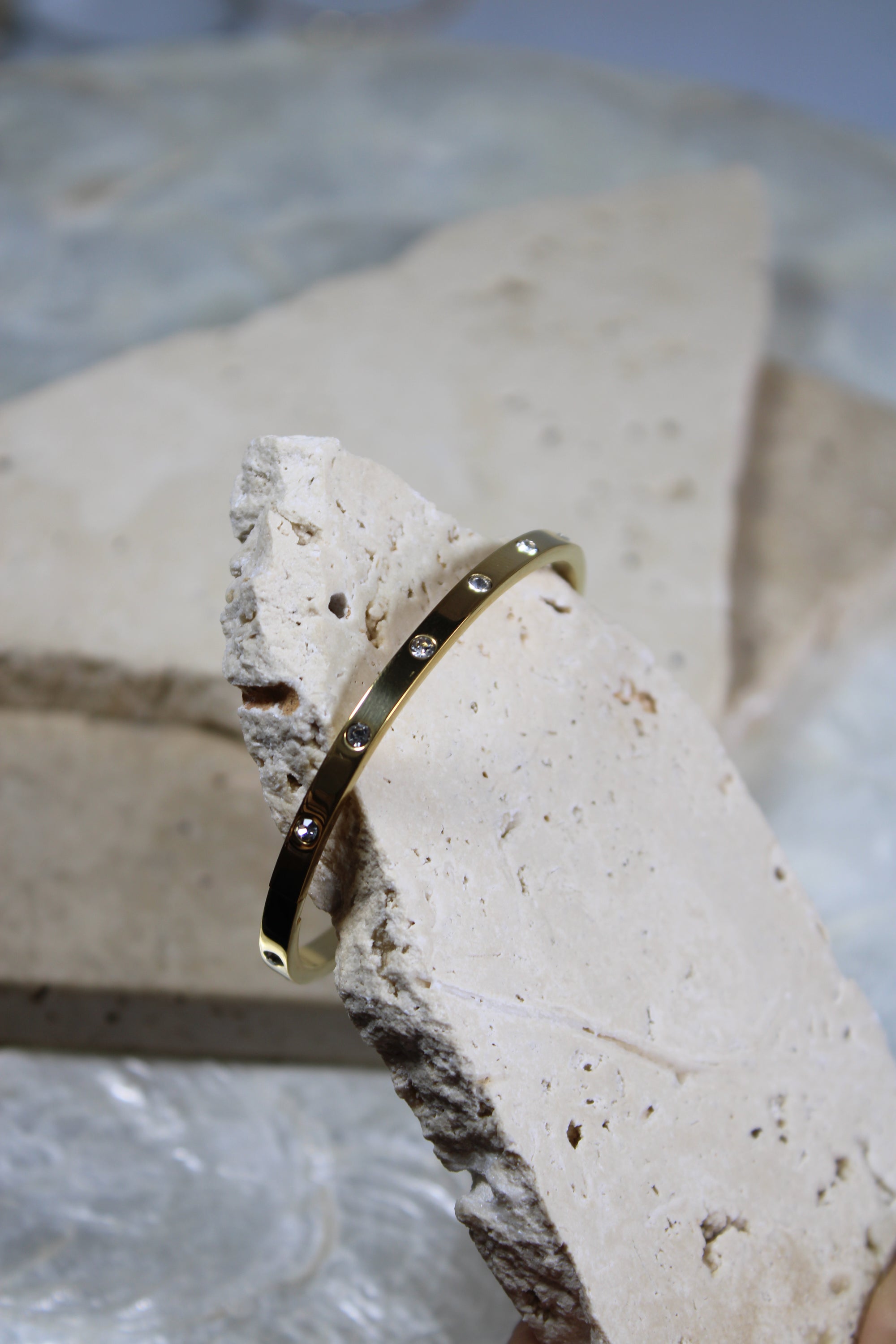 Ilze Dotted Zirconia Bangle