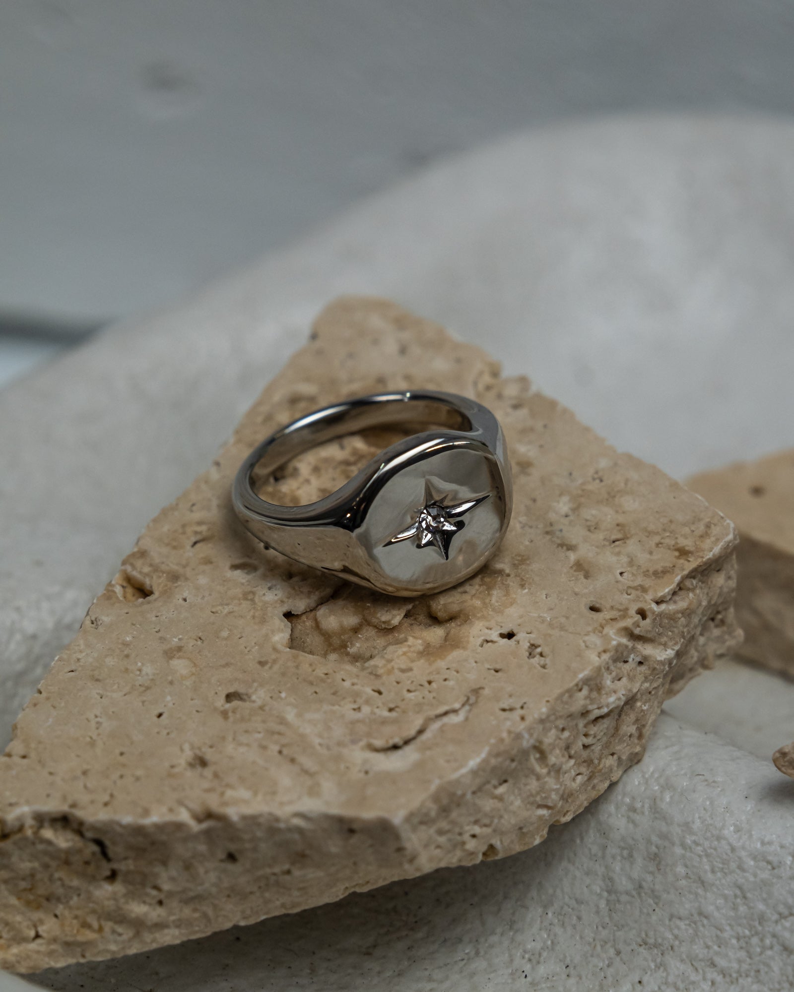 Leonora Ring