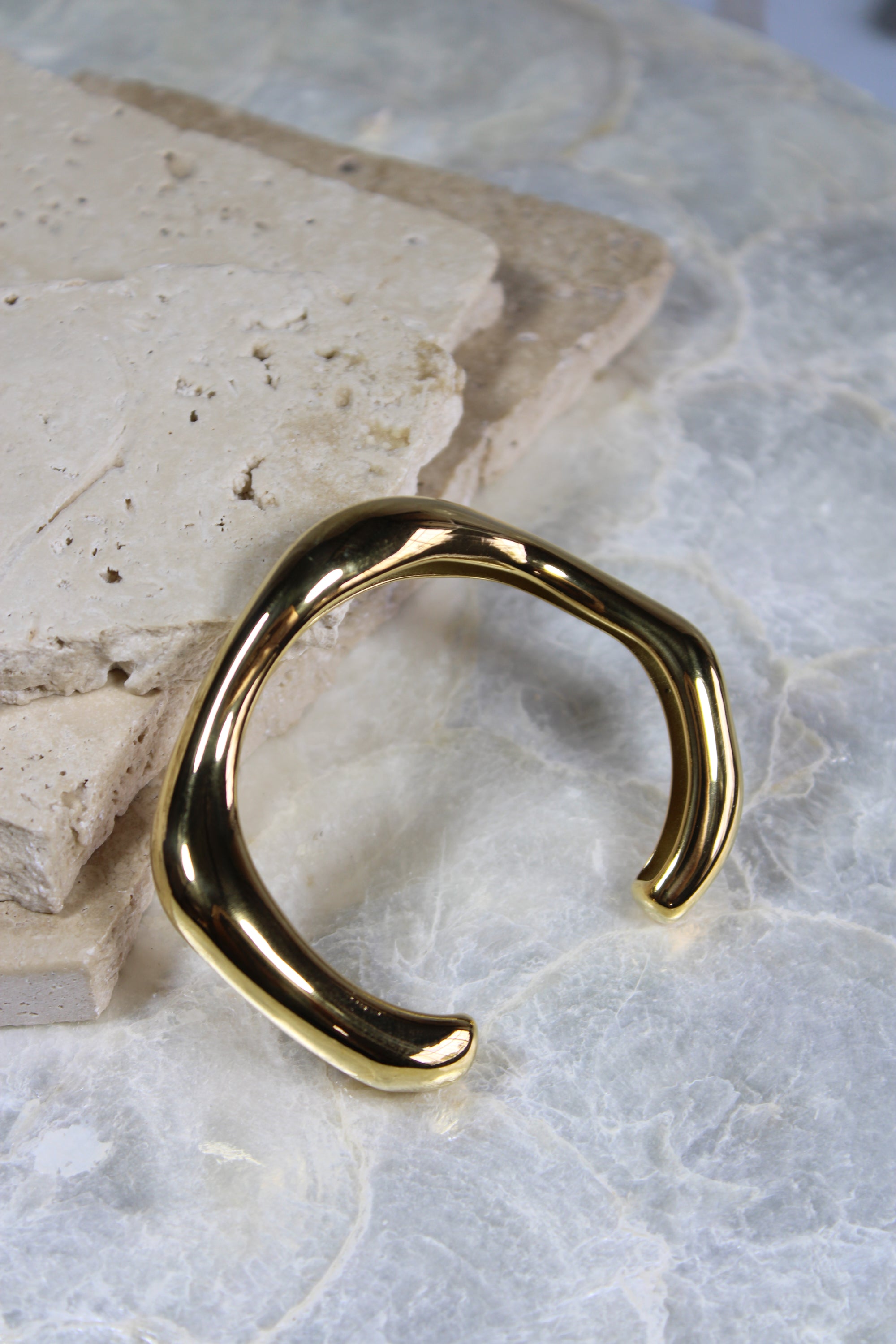 Nadezhda Wavy Bangle